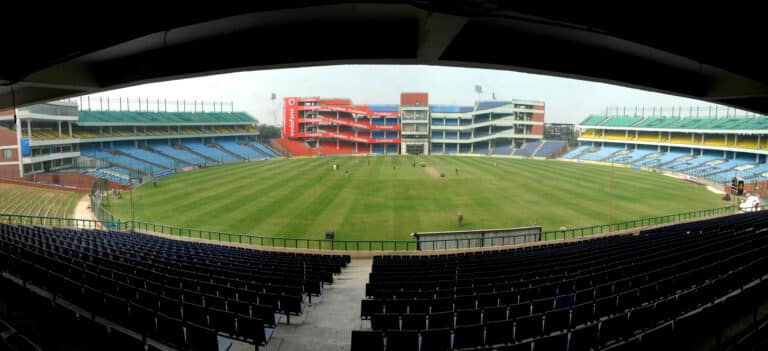 Shahidi and Omarzai combine to frustrate India