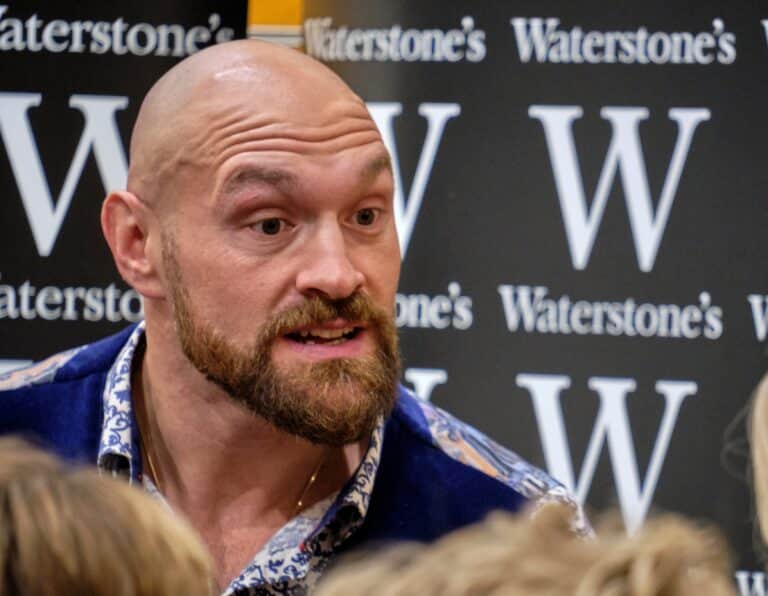 Fury warns ‘sausage’ Usyk