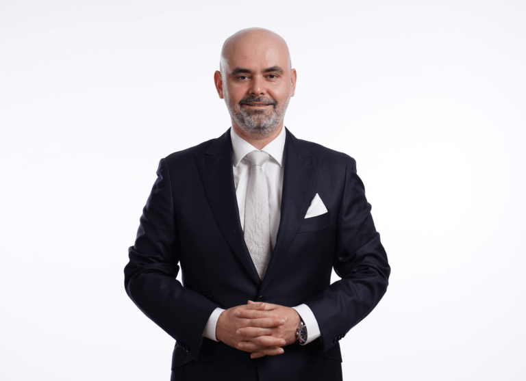 SOB Clinic Türkiye serves as a center of excellence for British citizens seeking dental treatments abroad