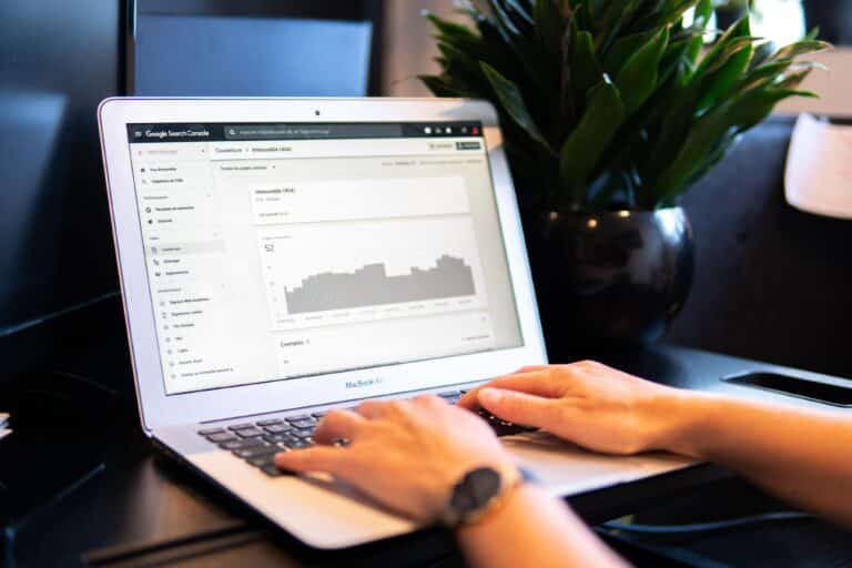 Internal linking vs. external linking: Which matters more for SEO?