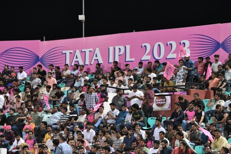 Root follows Stokes with IPL withdrawal