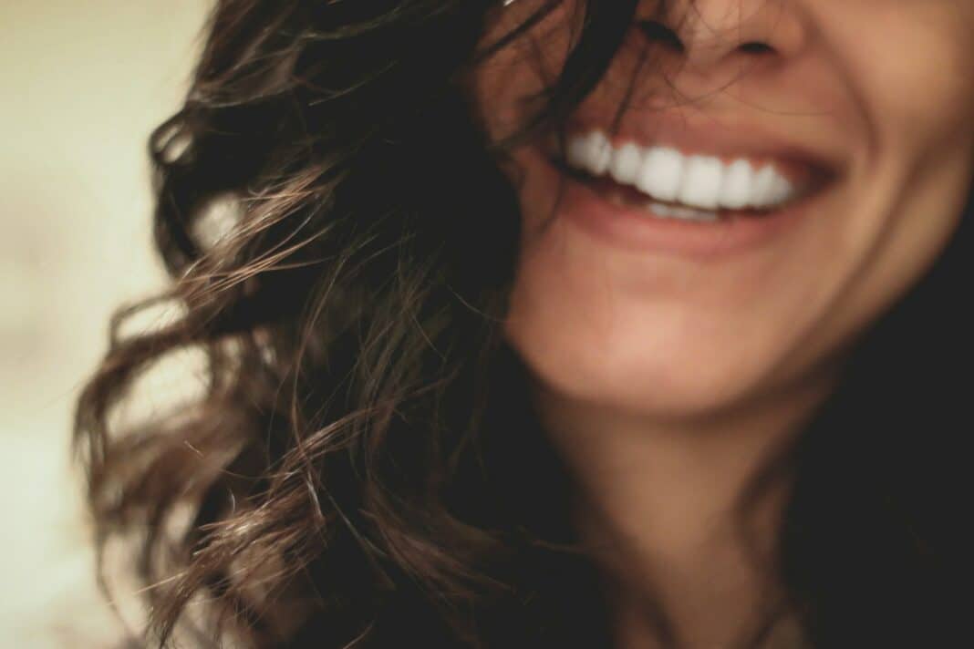What to Expect with Veneers Treatment in Turkey
