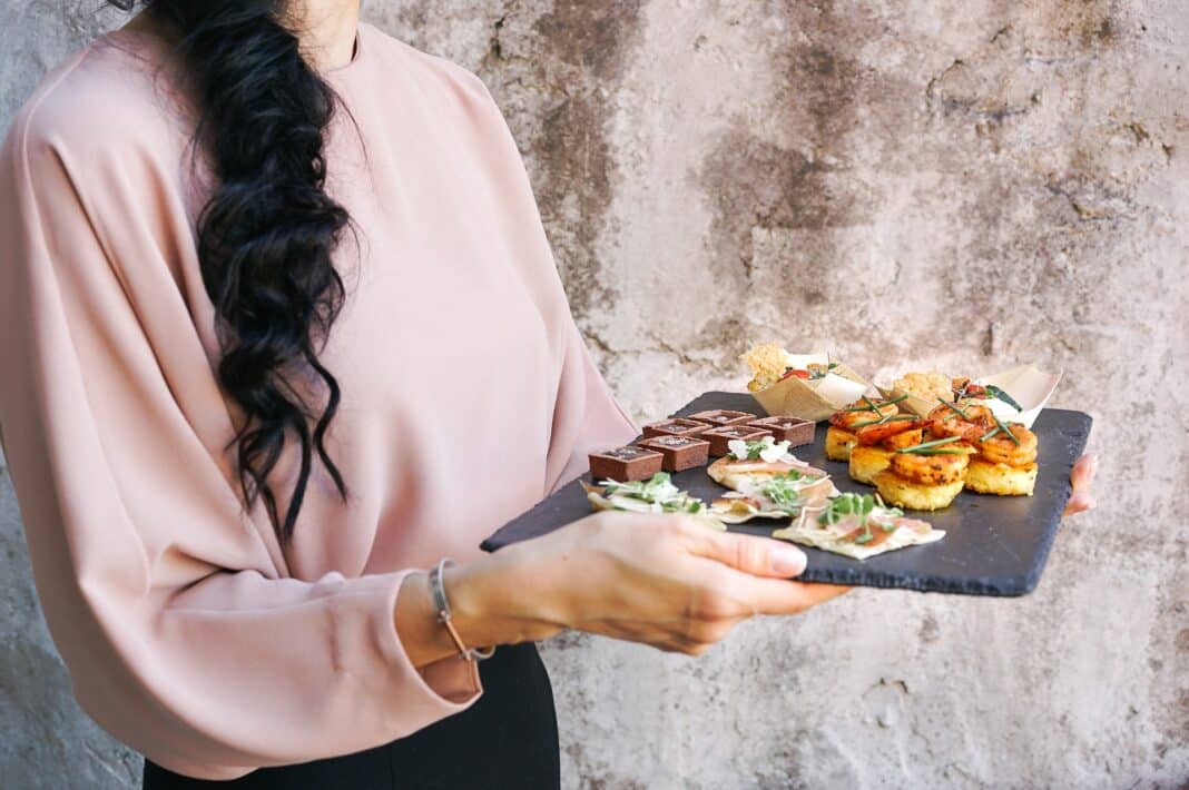Elevating Events with Stylishly Matched Platter Trays