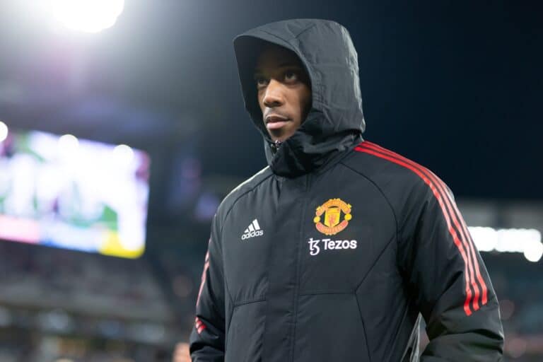 Manchester United striker Martial ruled out for 10 weeks