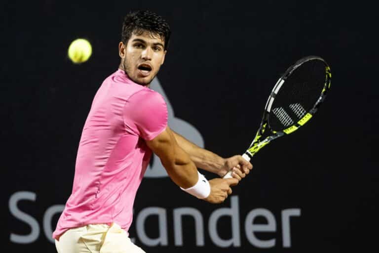 Australian Open 2024: Day nine round-up – Alcaraz and Medvedev advance but Azarenka and Svitolina go out