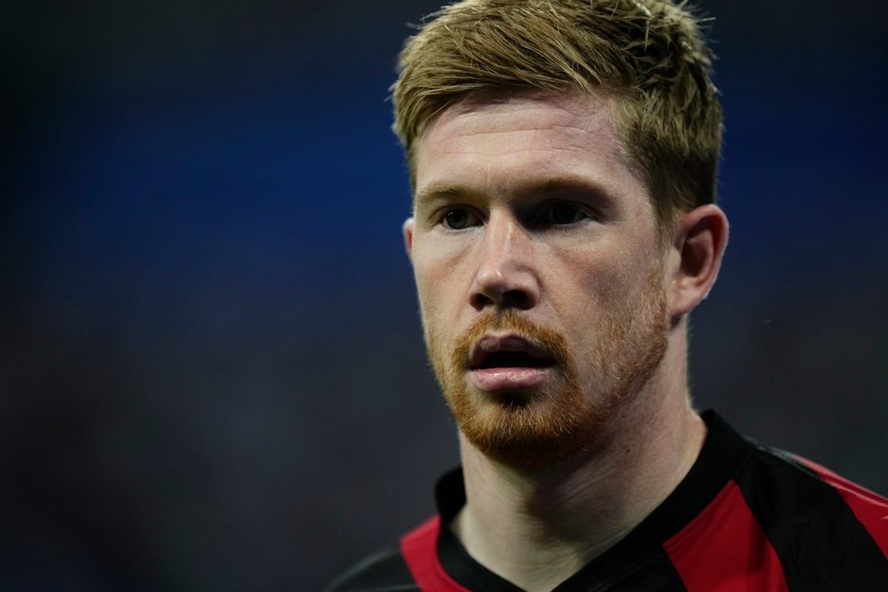 Kevin De Bruyne playing football for Man City