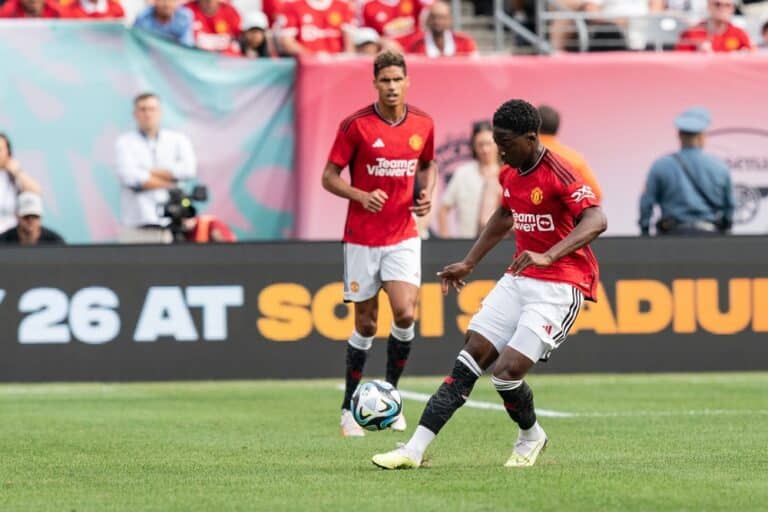 Manchester United youngster Mainoo called up to England squad