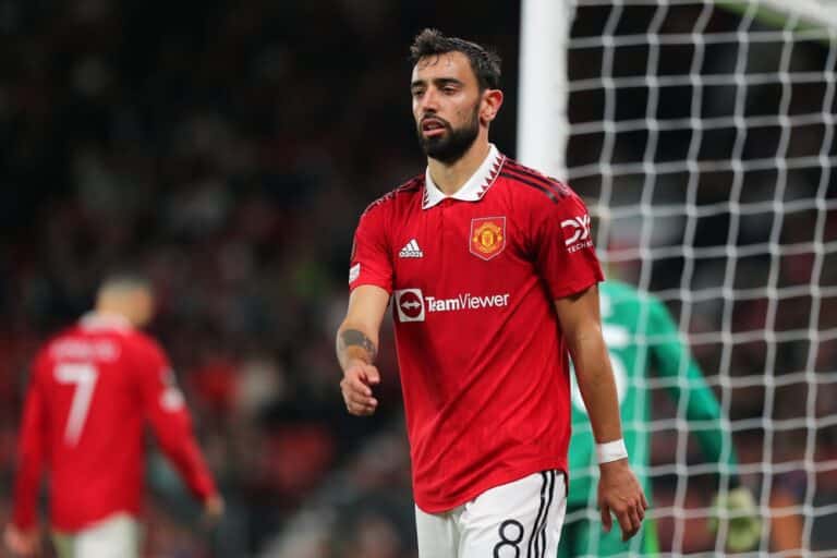 Manchester United captain Fernandes urges players to ignore noise around Ten Hag