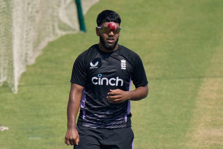 Pakistan v England, third Test: Ahmed returns with series on the line