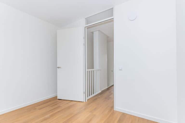 Step-by-step guide to installing LVT vinyl flooring at home
