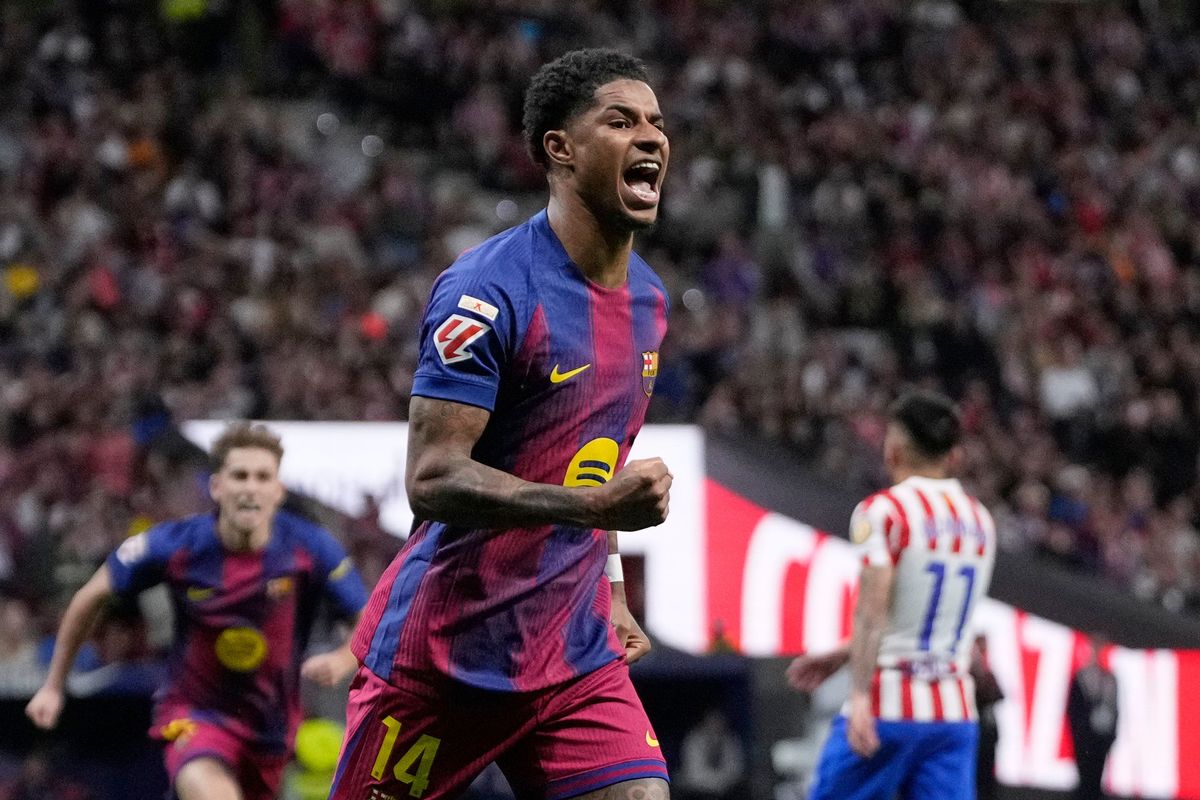Marcus Rashford celebrates with Barcelona