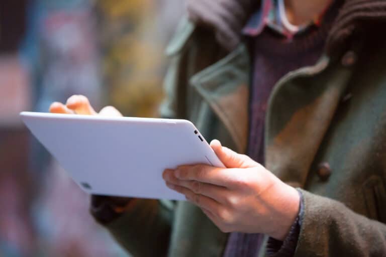 Digitising pharmaceutical production workflows: Why mobile hardware matters
